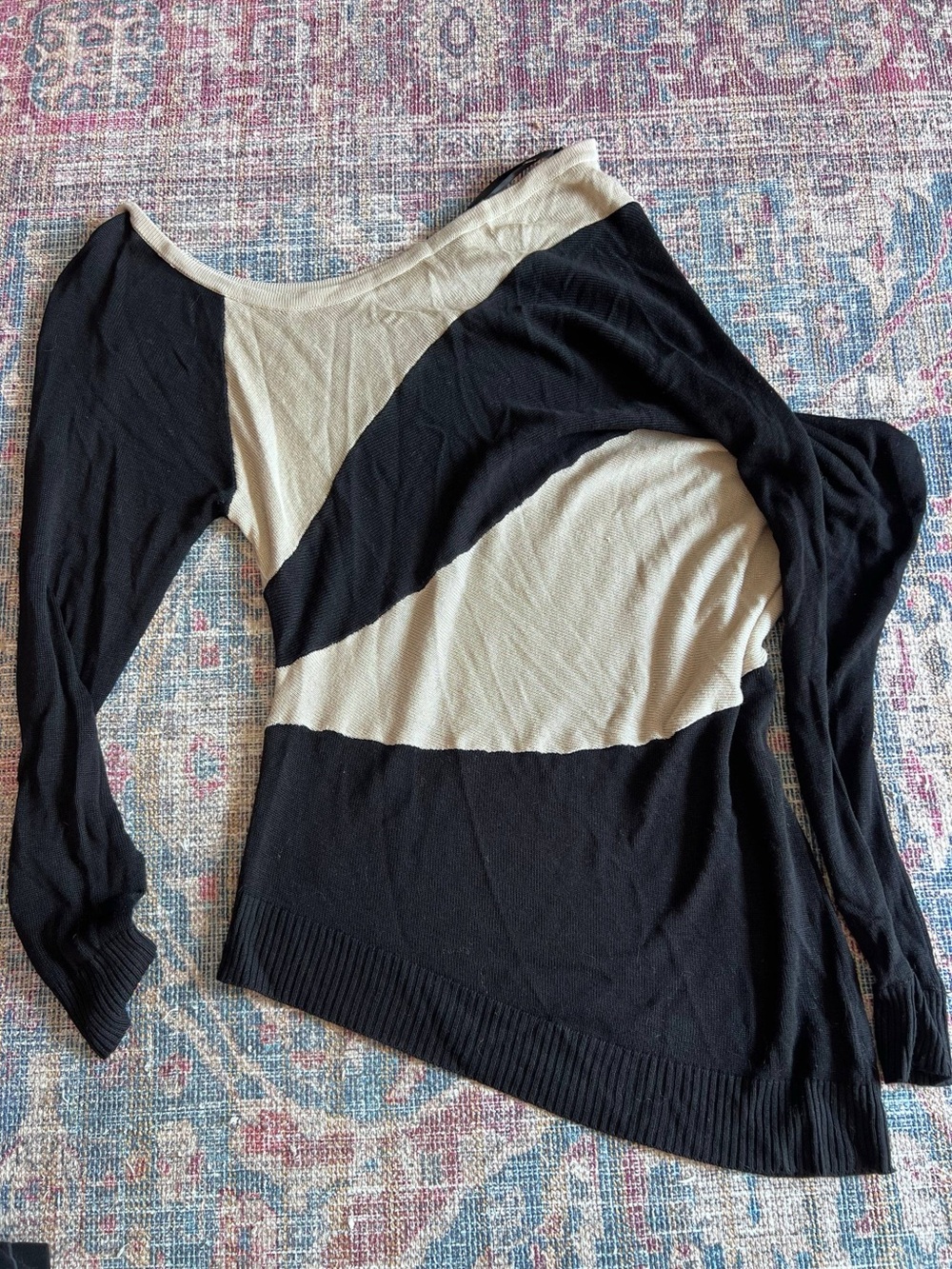 Suzy Black and Cream Diagonal Colorblock Off-Shoulder Sweater